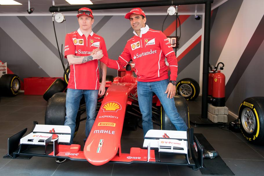 Kimi Raikkonen ha visitato per la prima volta Ferrari Land, l’unico parco tematico in Europa dedicato al Cavallino. Accompagnato da Marc Gene, il pilota finlandese si  divertito a provare le attrazioni a cominciare dall’acceleratore verticale Red Force: il roller coaster pi alto e pi veloce in Europa